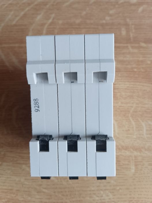 Rozłącznik Fael 100A wyłącznik bezpiecznik