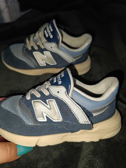 Tênis new balance  n° 25.5