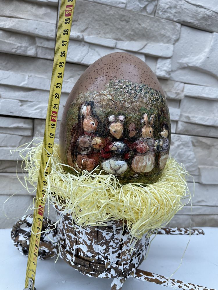 Wielkanoc ceramiczne wielkie jajko na ratanowej taczce jajo wielkanocn