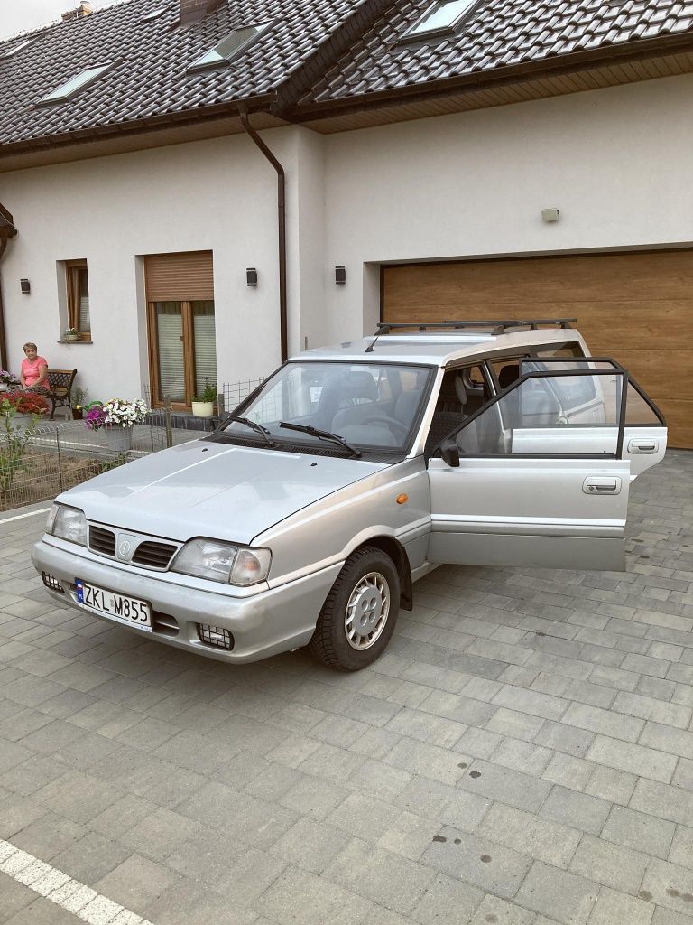 Polonez  Caro Kombi 2001
