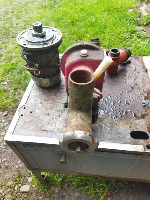 Універсальний привід під м'ясорубку.