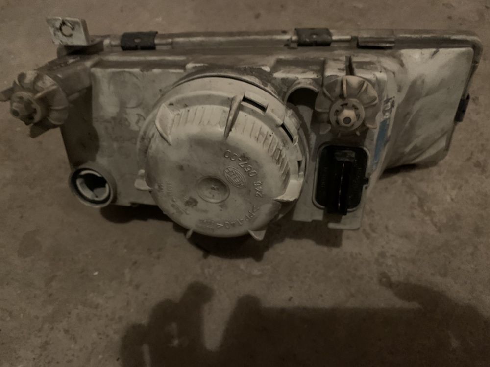 Reflektory oryginalne oraz atrapa grill oraz łańcuchy Skoda Felicja
