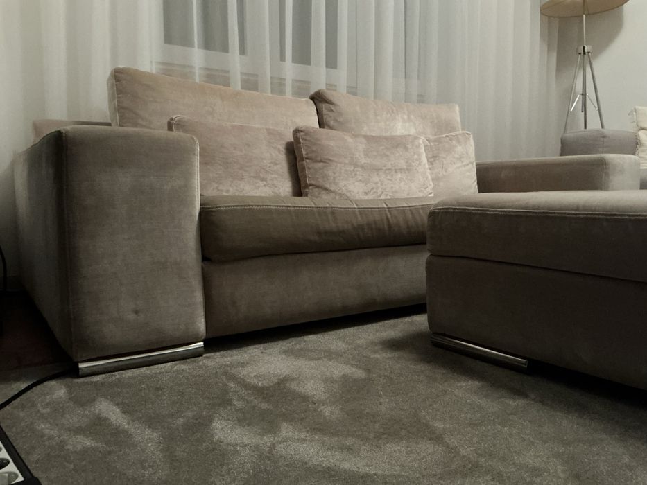 Sofá de designer Tralhão + puff grande – 220 cm – Tecido cinza