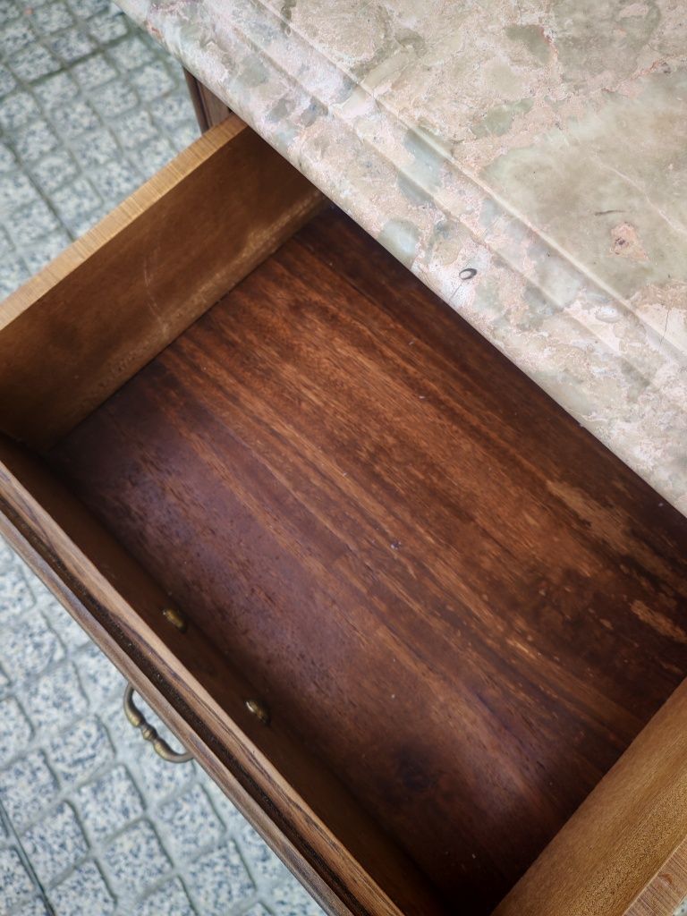 Conjunto de cómoda e mesa cabeceira