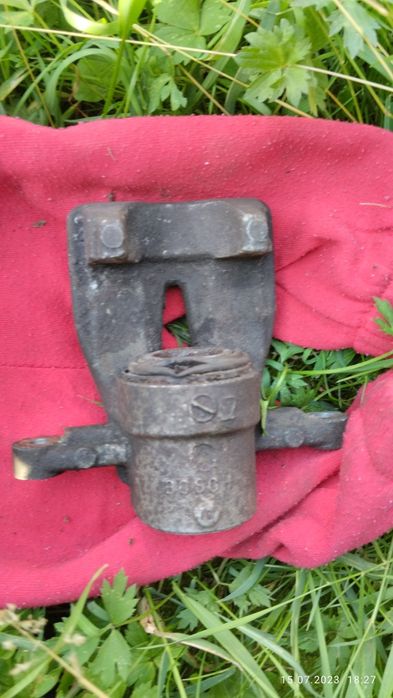 Продам супорт тойота авенсіс універсал т25