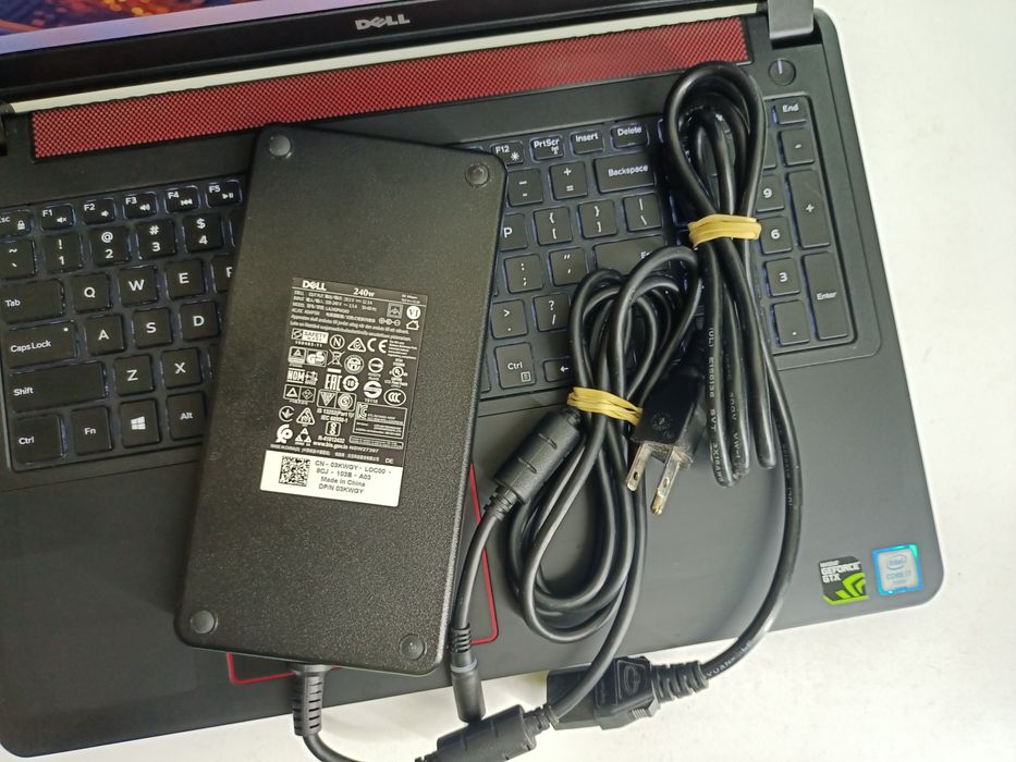 Dell 15 7559 intel i7/ram 16/Nvidia gtx 960m 4 g / ssd 128g / hdd 1 tb