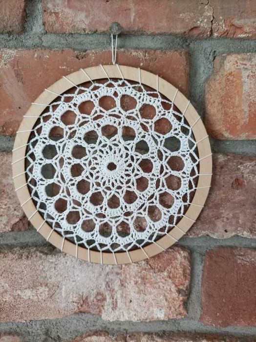 Mała rozetka szydełkowa 15cm