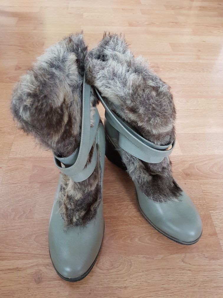 Nowe kozaki, buty zimowe z futerkiem r. 40