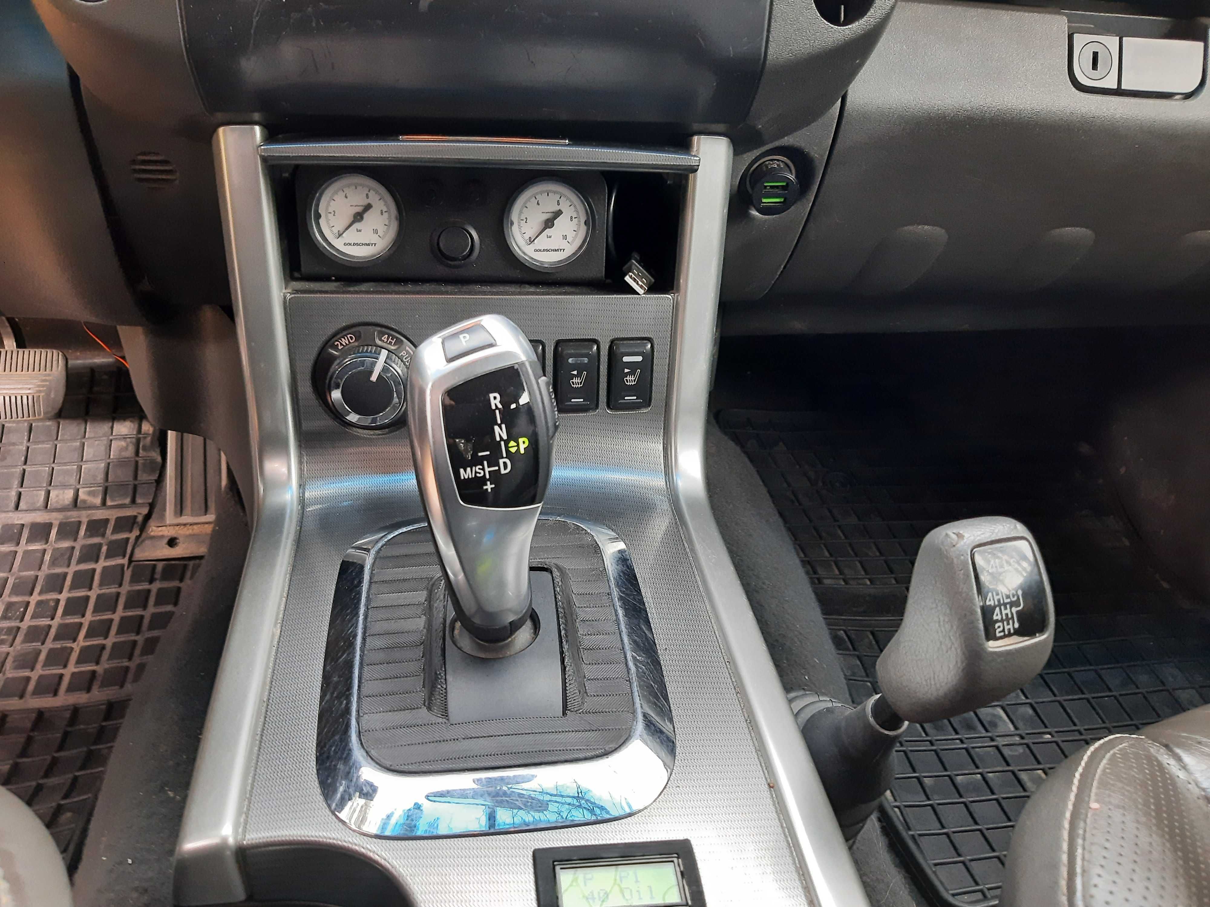 Nissan Navara M57 300KM 8HP Superselect.