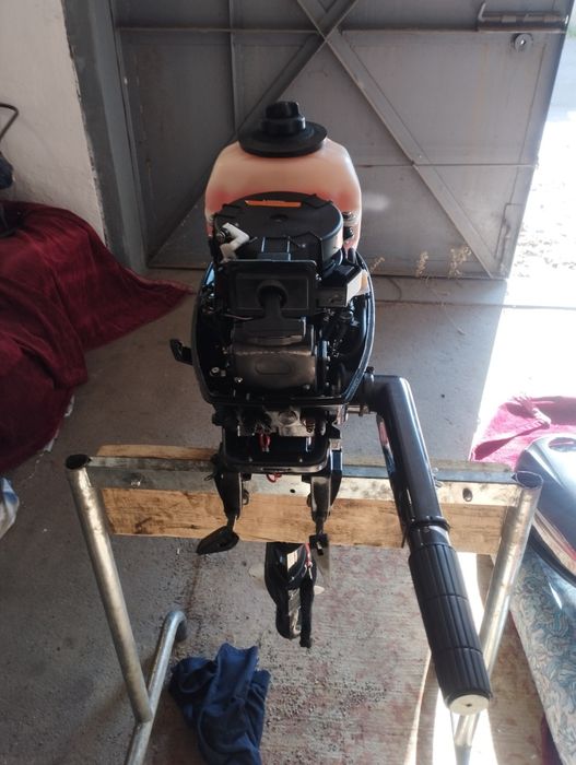 Лодочний мотр  5 дватакта.