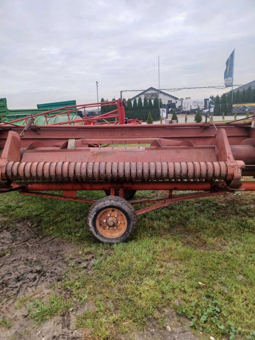Podbieracz pokosów do kombajnu BIZON