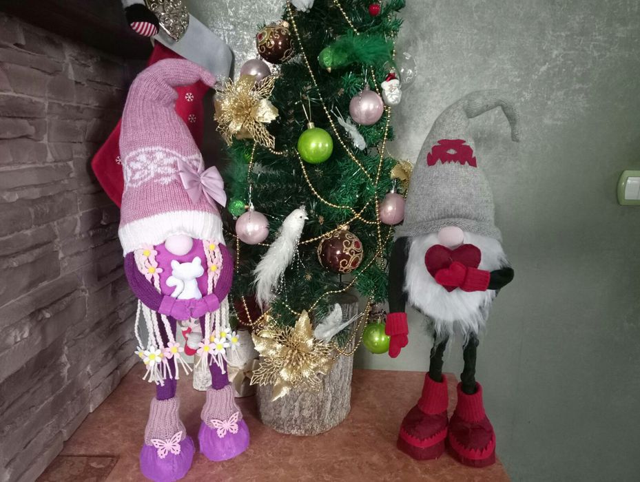 Продам двох Гномів