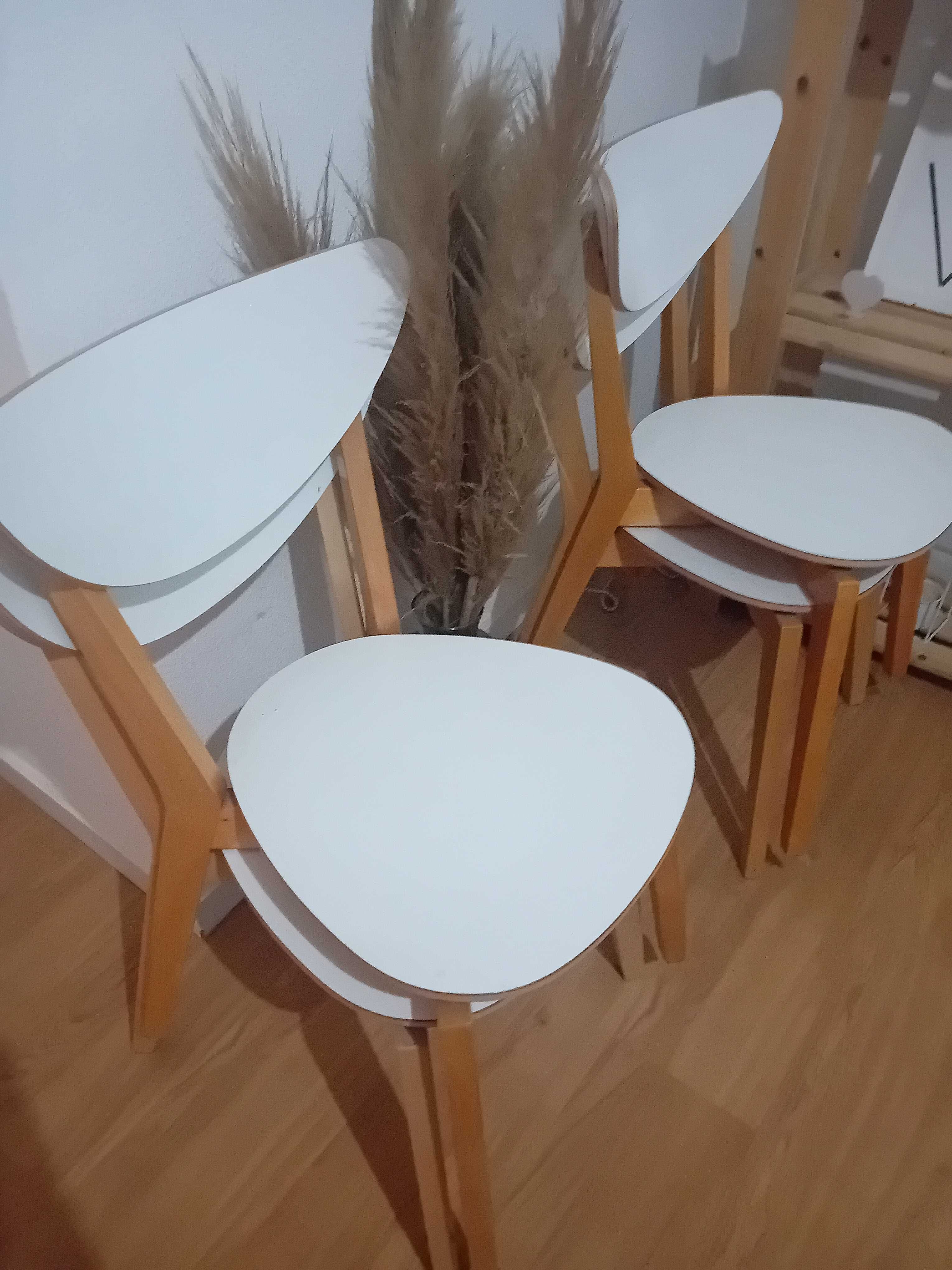 Mesa extensível com 6 cadeiras