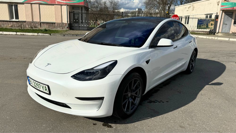 Tesla model 3 2022