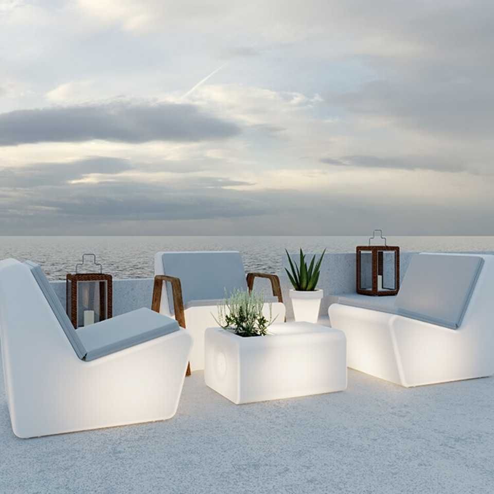 Mobiliario com luz rgb e comando - Liquidação