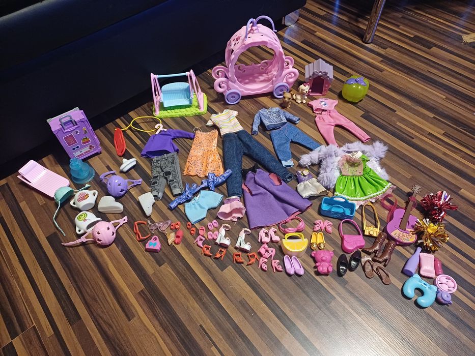 Ubranka, buty i akcesoria dla lalek Barbie