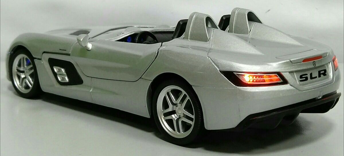 Машинка Mercedes-Benz SLR McLaren Stirling Moss "Автопром", 1:24 Метал