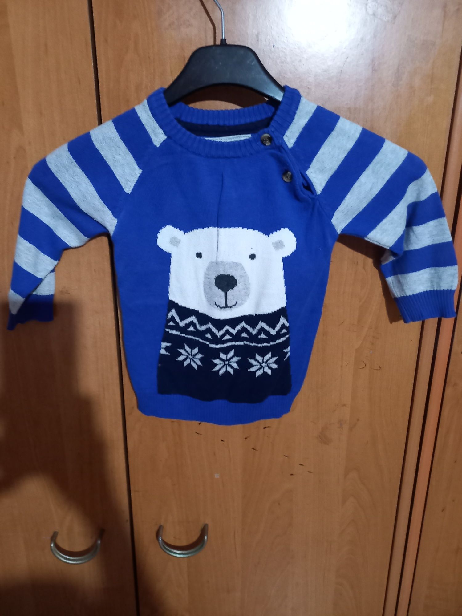 Sprzedam sweter dla chłopca
