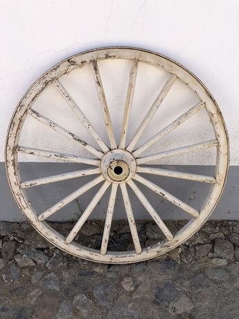 Roda de Carroça antiga, para decoração em ferro