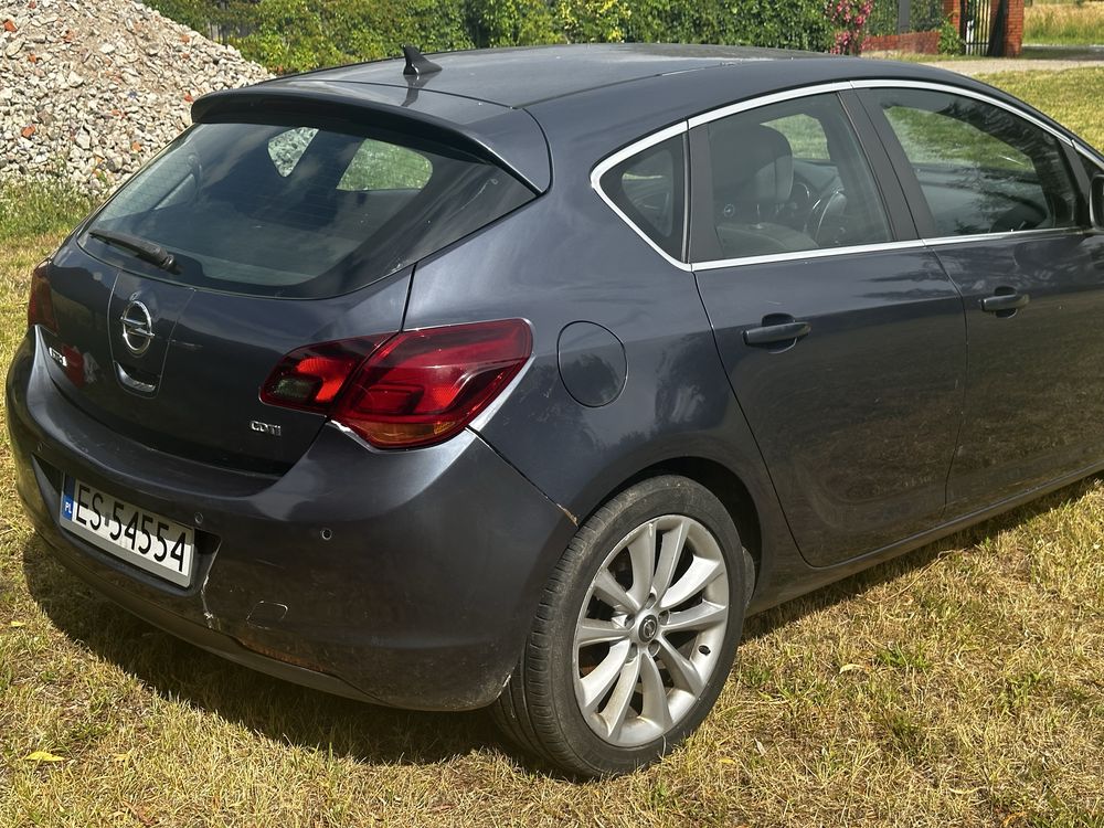 Opel Astra J 1.7 CDTI COSMO