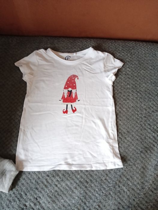 Nie używana koszulka z krótkim rękawem dla dziewczynki 128