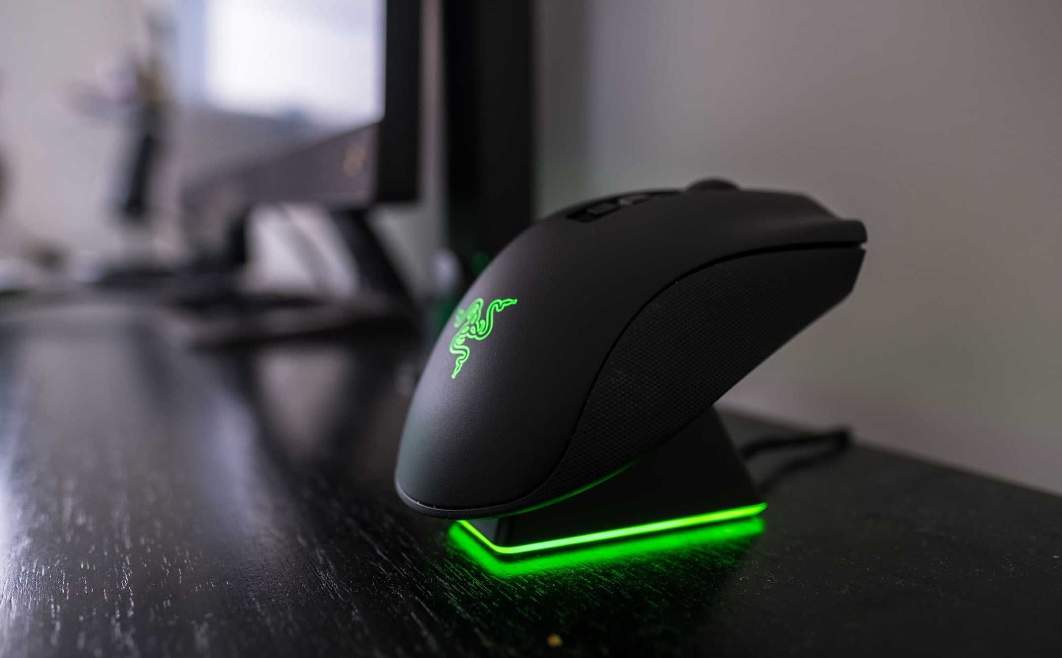 Ігрова мишка Razer DeathAdder V2 Pro Wireless та зарядна станція