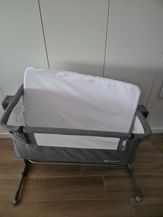 Berço Kinderkraft cinza