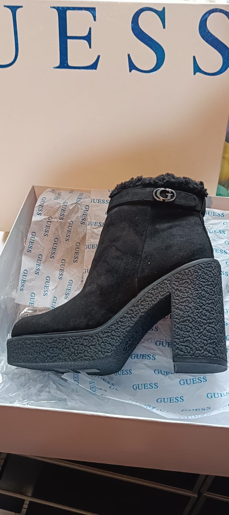 Buty damskie GUESS