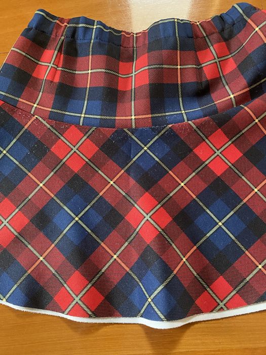 Saia xadrez azul marinho e vermelha zara kids 7/8anos