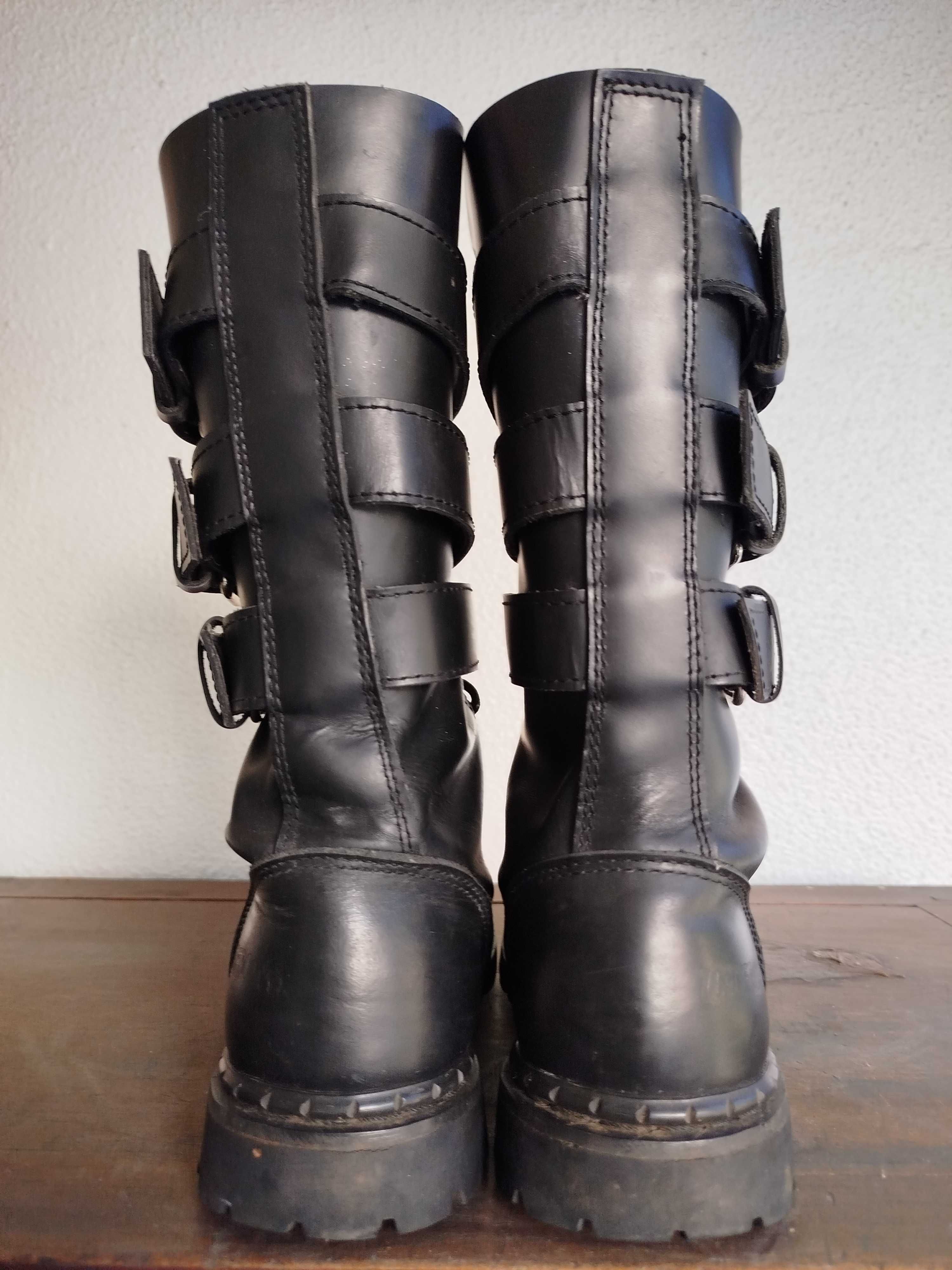 Botas Undercover Styled in England