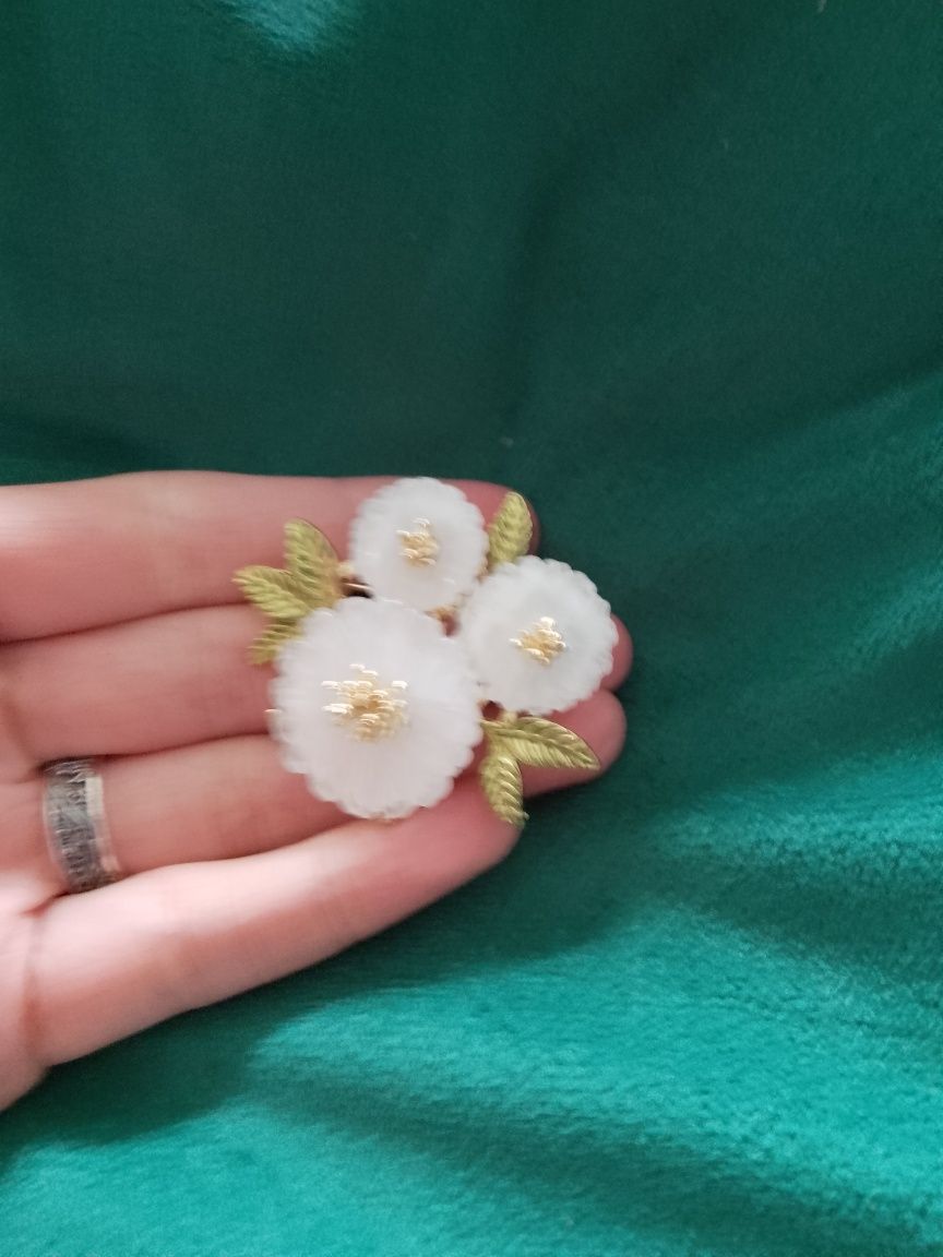 Broszka kwiaty stokrotki vintage retro