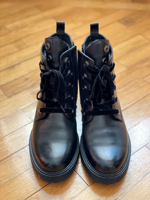 Жіноче зимове взуття