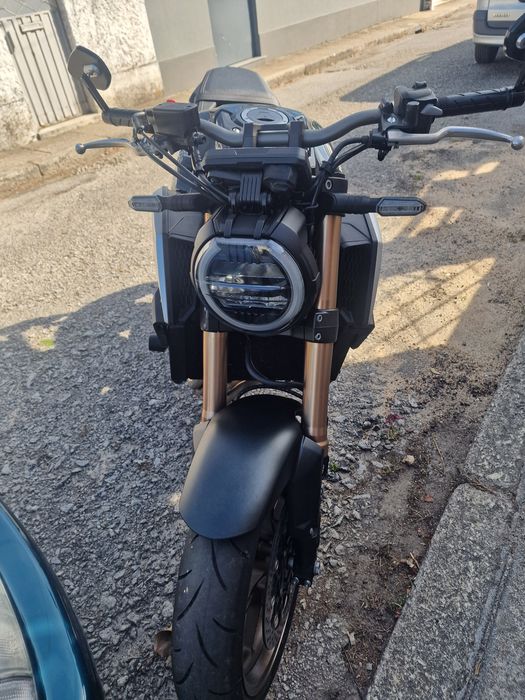 CB650R 2019  com 24.500km
