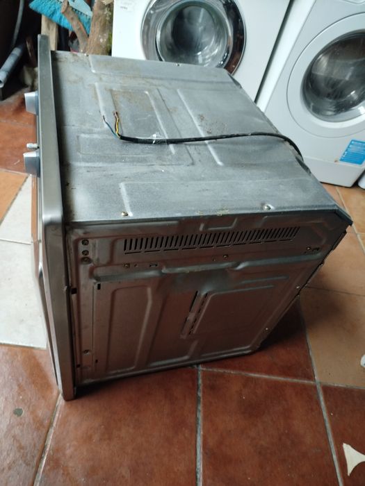 Forno elétrico embutido Ariston