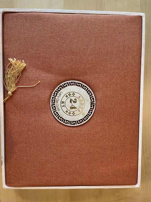 Quadro banhado de ouro puro Aarya 24kt Gold Foil Rosewood Frame