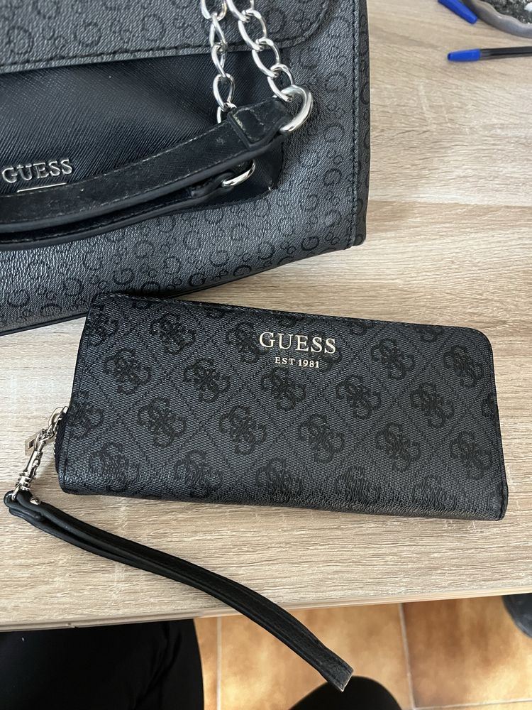 Bolsa da Guess com carteira