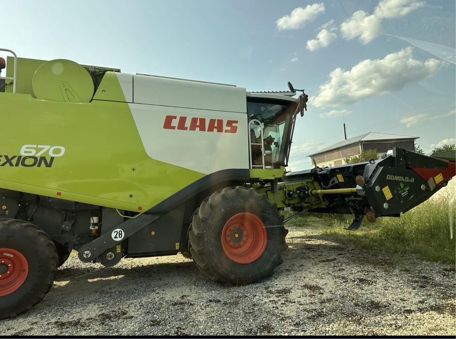 Послуги комбайна Послуги з збирання кукурудзи та сої