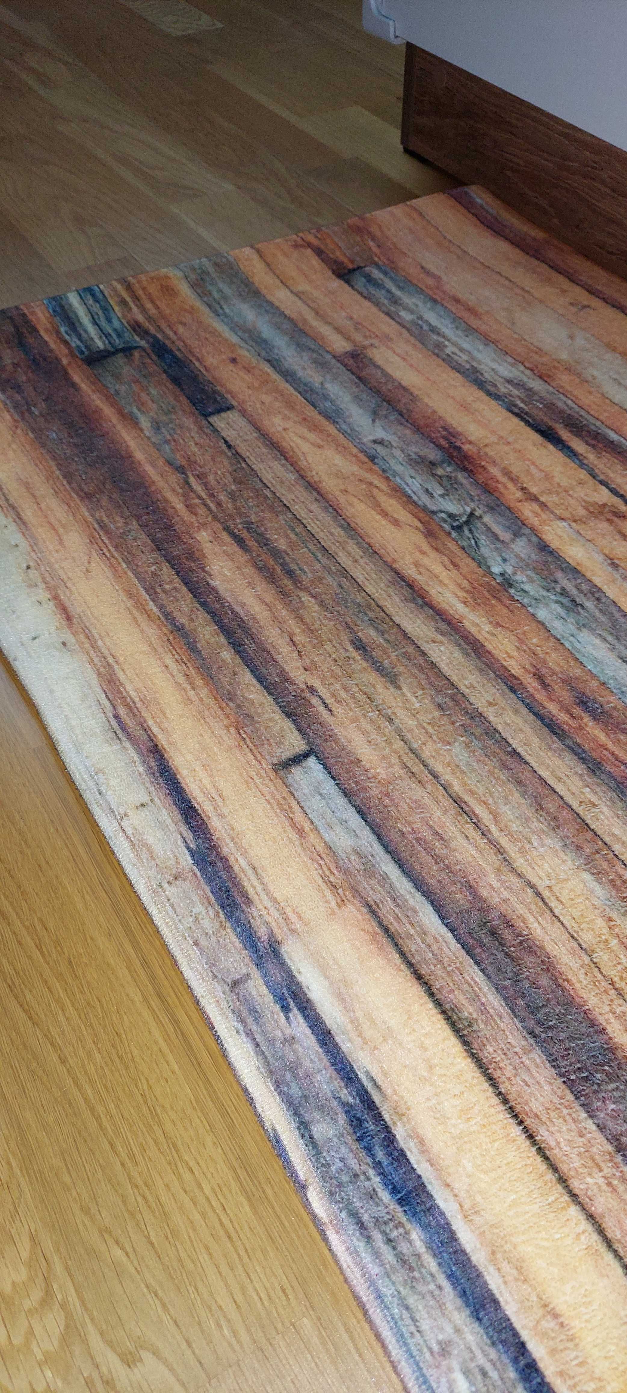 Dywan antypoślizgowy - wzór drewna