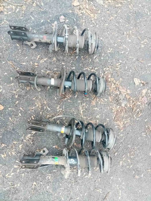 Передний Подрамник  Nissan Leaf 2018-2024 Рычаг Стойка