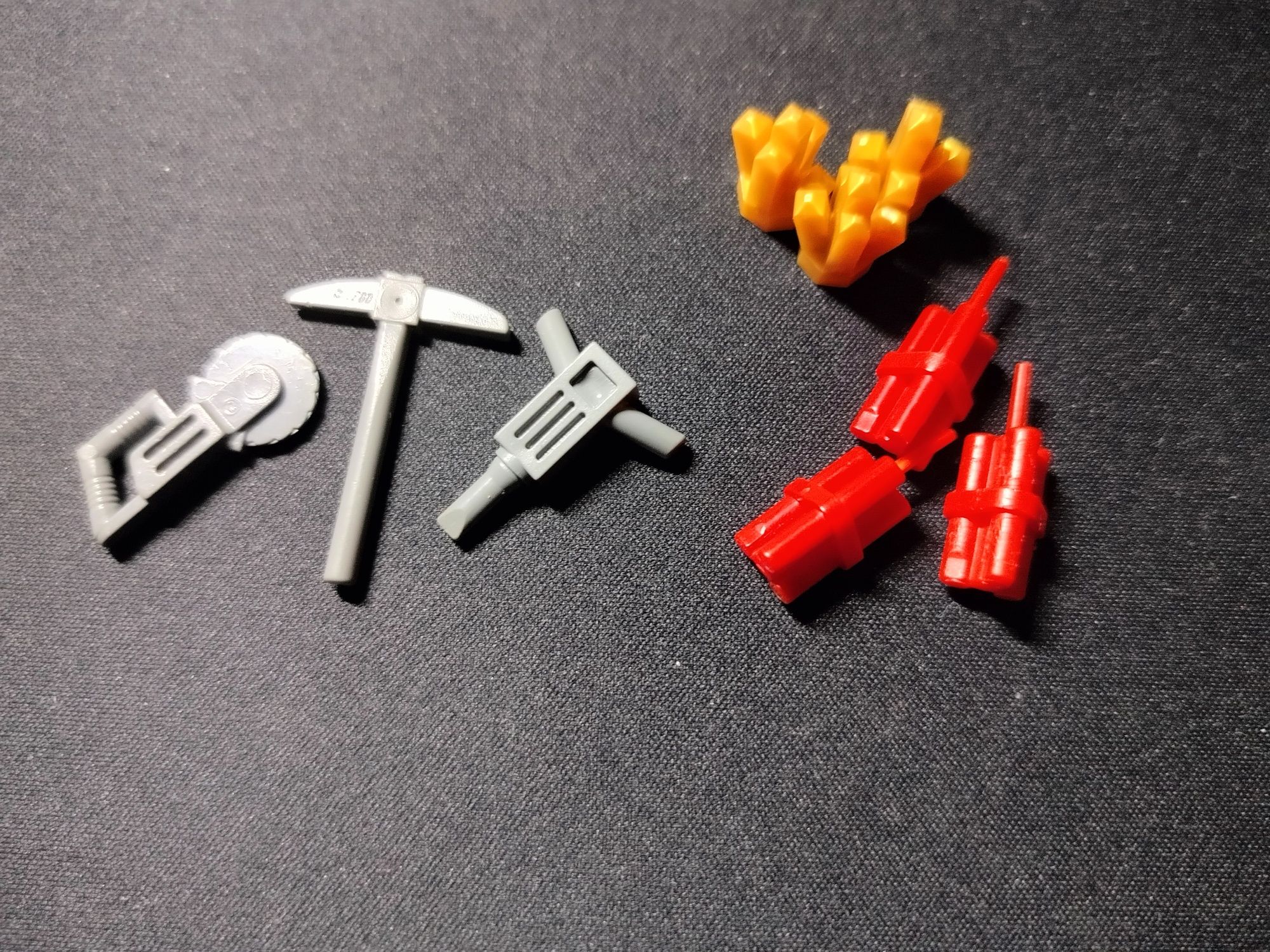 Figurki lego z akcesoriami