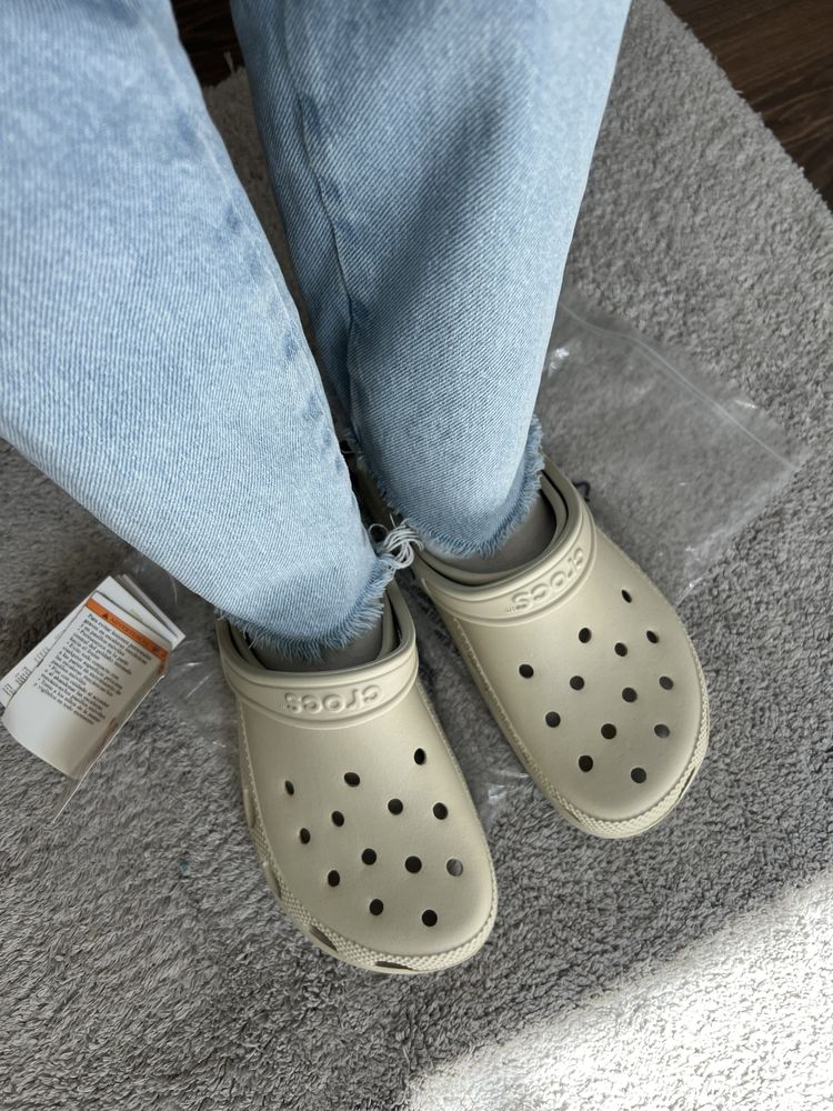Крокси Crocs M6 W8 24,0 см жіночі шльопанці бежеві 38 р