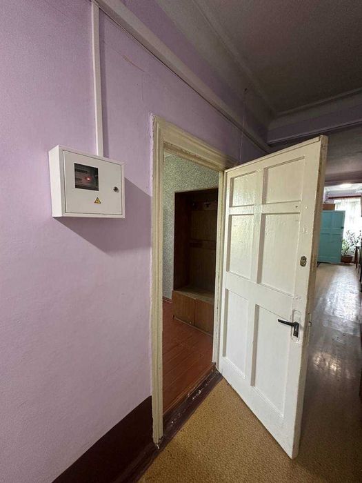 Кімната в гуртожитку на Гречанах, хороший стан.