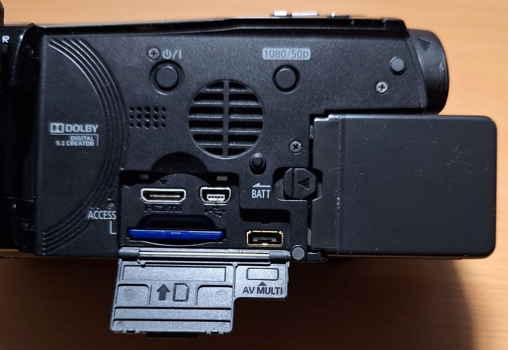 Продам відеокамеру PANASONIC HDC-TM900EEK   G1HX00169 
S.№ - G1HX00169