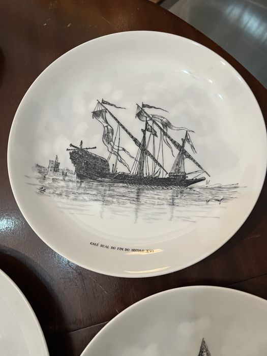 Conjunto de pratos e copos “barcos”