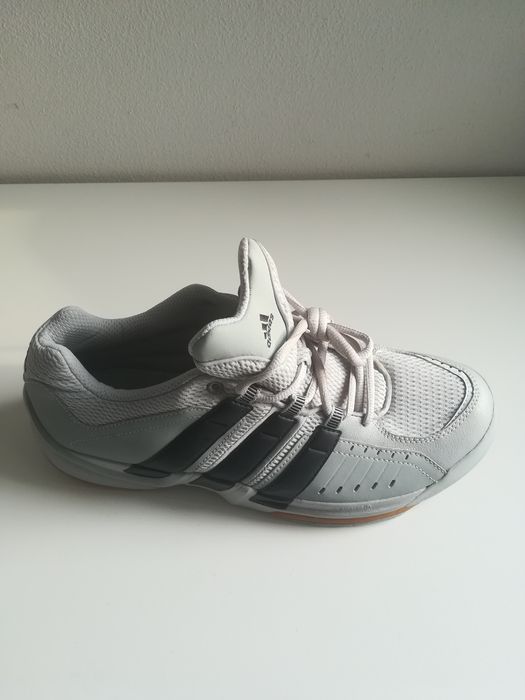 Jeden prawy but Adidas roz 44,2/3 nowy