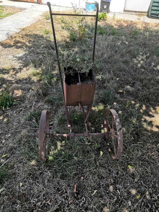 Semeador muito antigo para adorno