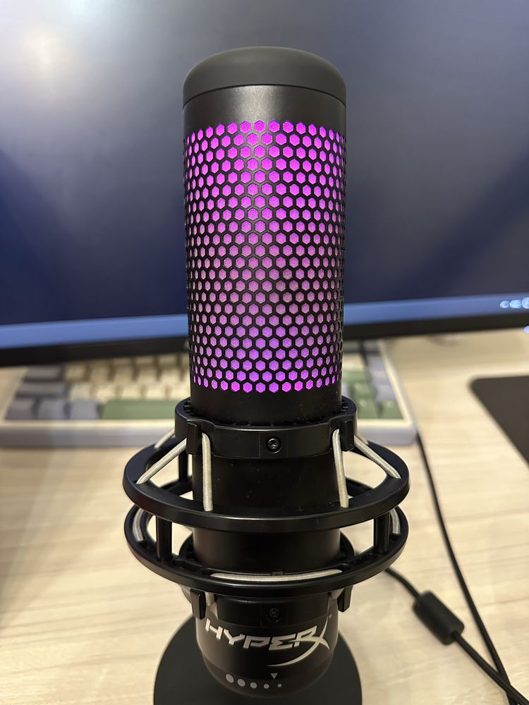 Микрофон HyperX Quadcast S