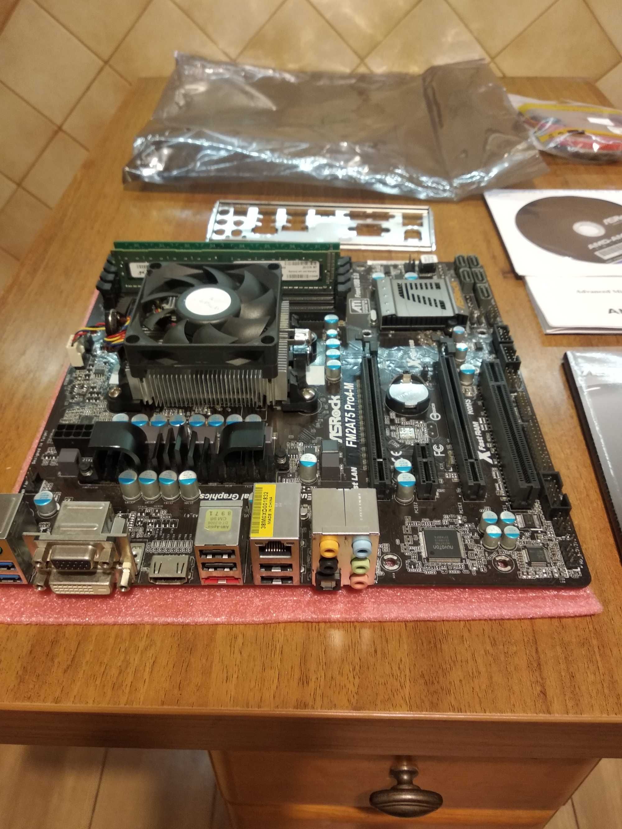 płyta główna ASROCK FM2A75 Pro4-M + procesor AMD 3,4GHz + ram 8GB DD