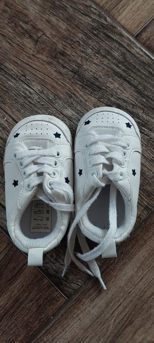 Buciki białe niemowlęce niechodki kik