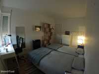 685366 - Quarto com várias camas em apartamento com 4 quartos